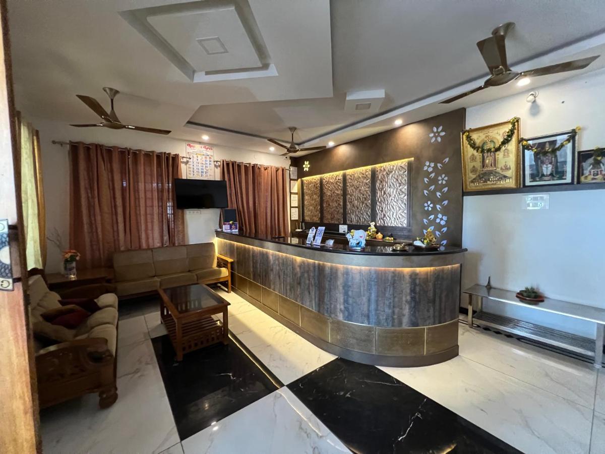 Raja Residency Hotel Alāndurai Exterior photo